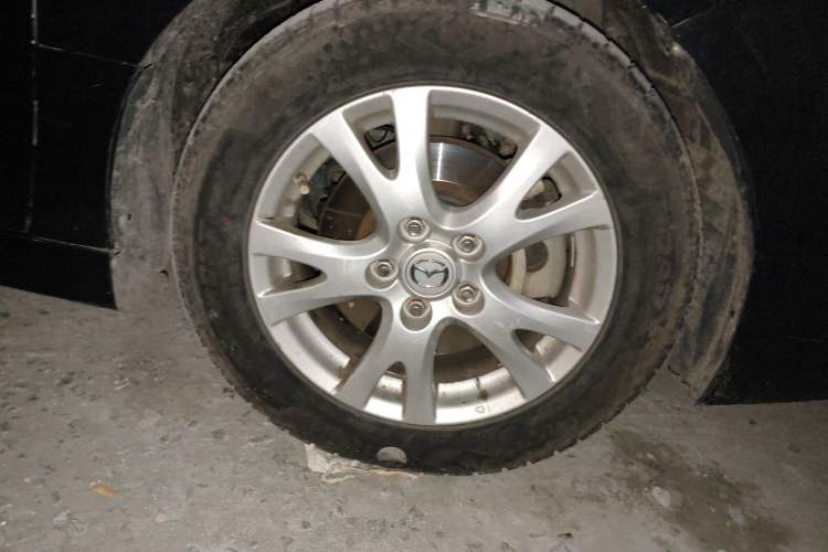 Used Mazda 6 2011 2.0L Automatic Elite Edition Right Front Wheel Hub
