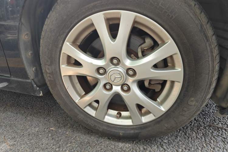 Used Mazda 6 2011 2.0L Automatic Elite Edition Right Front Wheel Hub