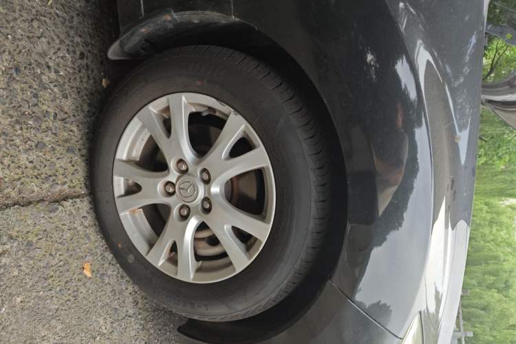 Used Mazda 6 2011 2.0L Automatic Elite Edition Right Front Wheel Hub