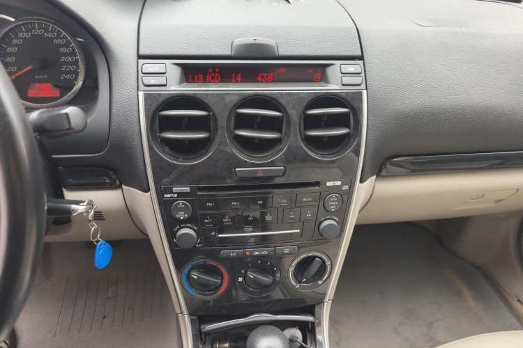 Used Mazda 6 2011 2.0L Automatic Fashion Edition Audio And AC Panel