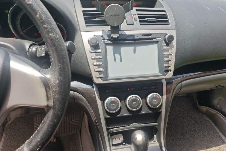 Used Mazda 6 2011 2.0L Automatic Elite Edition Audio And AC Panel