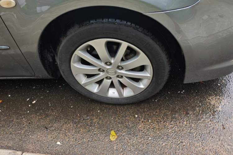 Used Mazda 6 2011 2.0L Automatic Luxury Version Right Front Wheel Hub