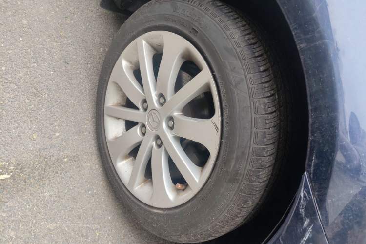 Used Mazda 6 2011 2.0L Automatic Fashion Edition Right Front Wheel Hub