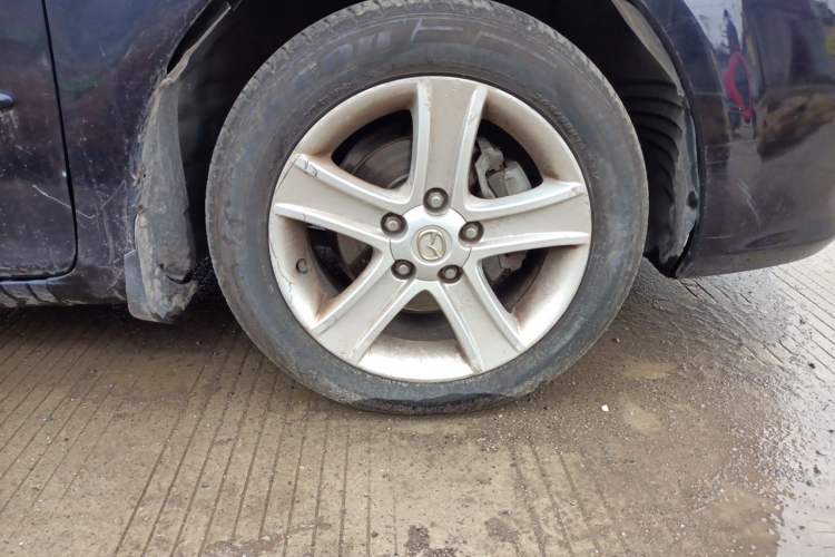 Used Mazda 6 2011 2.0L Automatic Fashion Edition Right Front Wheel Hub