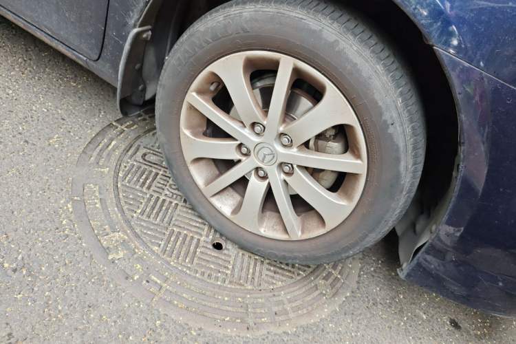 Used Mazda 6 2011 2.0L Automatic Fashion Edition Right Front Wheel Hub