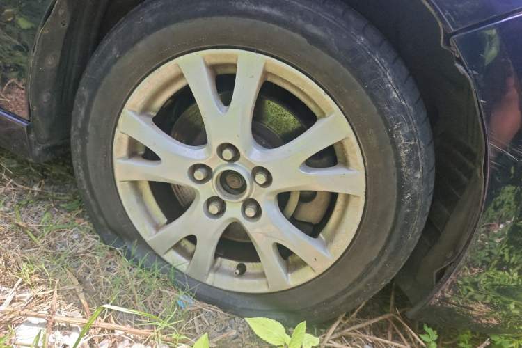 Used Mazda 6 2011 2.0L Automatic Elite Edition Right Front Wheel Hub