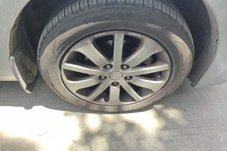 Used Mazda 6 2011 2.0L Automatic Fashion Edition Right Front Wheel Hub