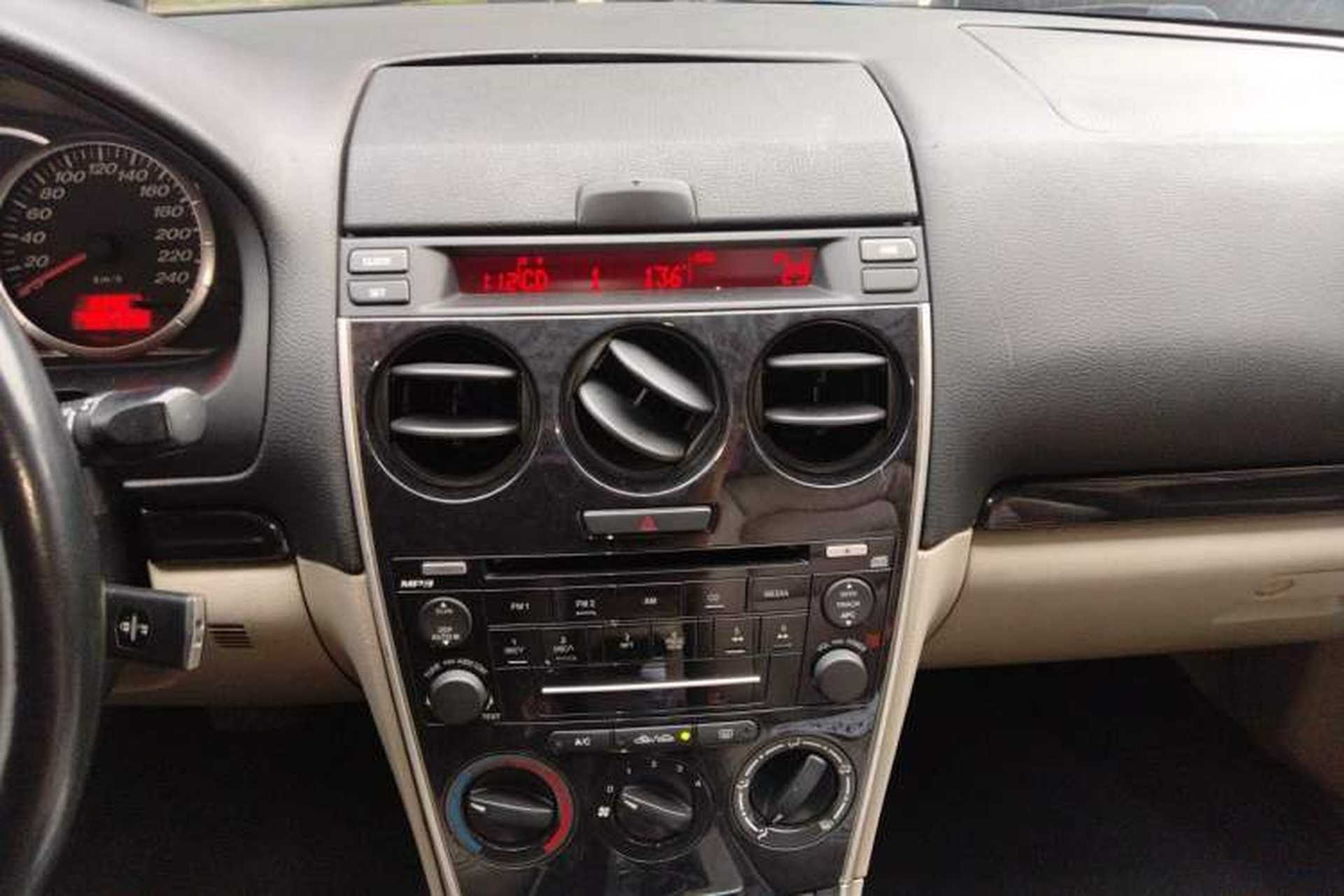 Used Mazda 6 2011 2.0L Automatic Fashion Edition Audio And AC Panel