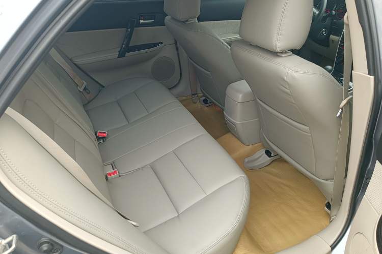 Used Mazda 6 2011 2.0L Automatic Fashion Edition Interior 3