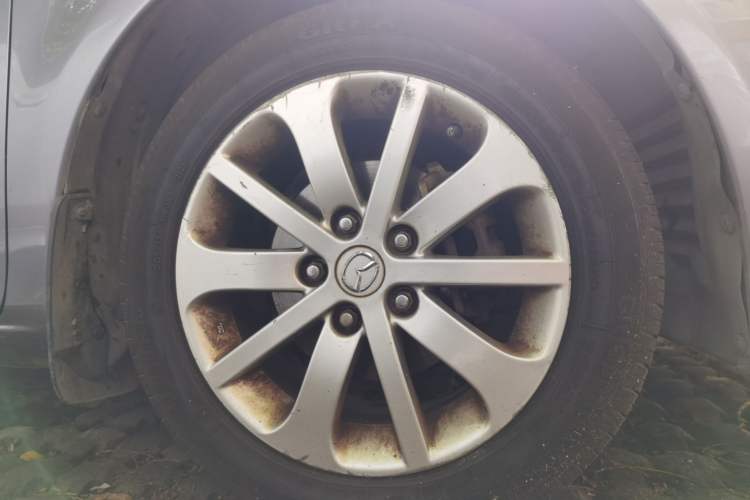 Used Mazda 6 2011 2.0L Automatic Fashion Edition Right Front Wheel Hub