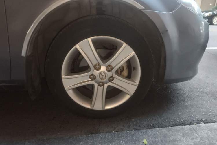 Used Mazda 6 2011 2.0L Automatic Luxury Version Right Front Wheel Hub