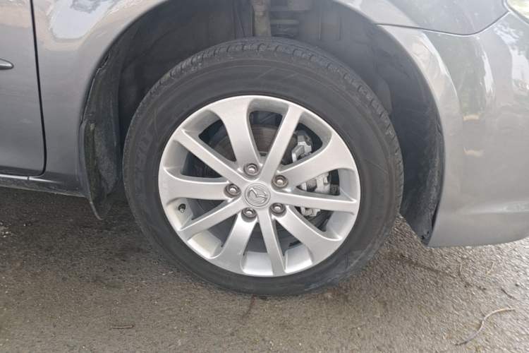 Used Mazda 6 2011 2.0L Automatic Luxury Version Right Front Wheel Hub