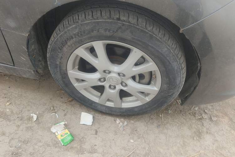 Used Mazda 6 2011 2.0L Automatic Elite Edition Right Front Wheel Hub