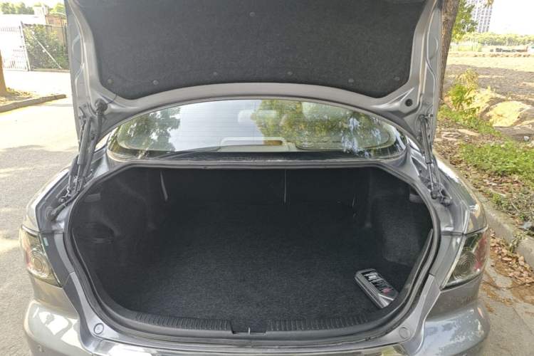 Used Mazda 6 2011 2.0L Automatic Luxury Version Trunk