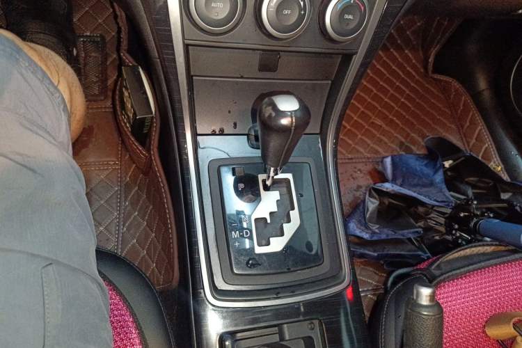 Used Mazda 6 2011 2.0L Automatic Elite Edition Gear Lever