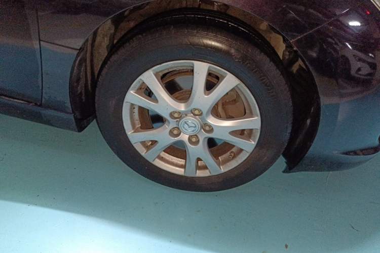 Used Mazda 6 2011 2.0L Automatic Elite Edition Right Front Wheel Hub