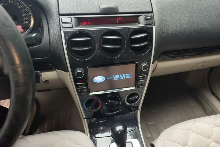 Used Mazda 6 2011 2.0L Automatic Luxury Version Audio And AC Panel