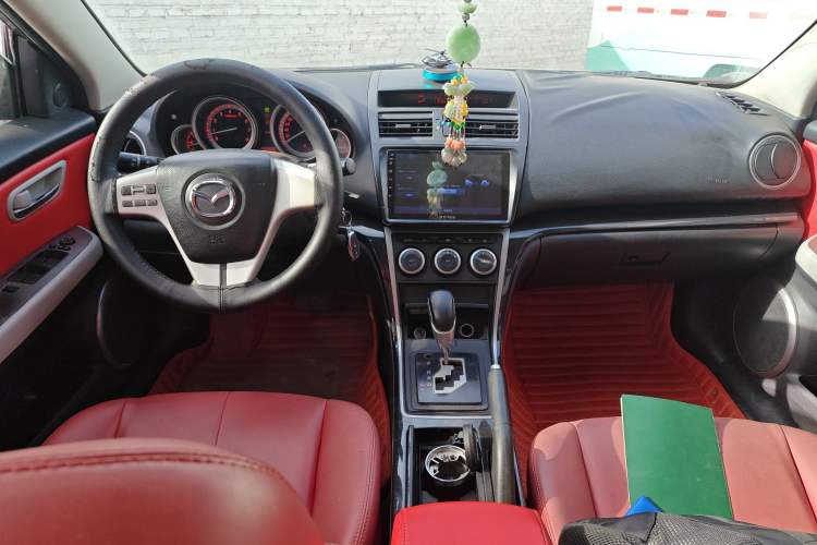 Used Mazda 6 2011 2.0L Automatic Elite Edition Center Console