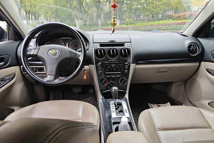 Used Mazda 6 2011 2.0L Automatic Luxury Version Center Console