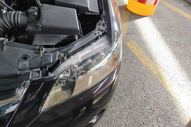 Used Mazda 6 2011 2.0L Automatic Fashion Edition Engine Bay Left
