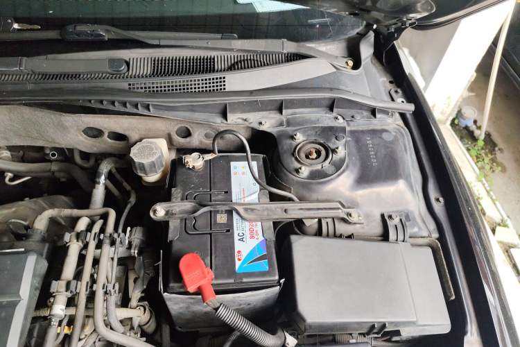 Used Mazda 6 2011 2.0L Automatic Fashion Edition Engine Bay Left