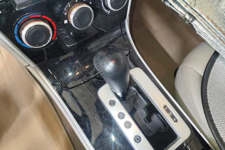 Used Mazda 6 2011 2.0L Automatic Fashion Edition Gear Lever