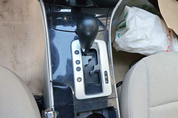 Used Mazda 6 2011 2.0L Automatic Fashion Edition Gear Lever