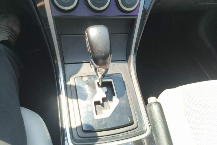 Used Mazda 6 2011 2.0L Automatic Elite Edition Gear Lever