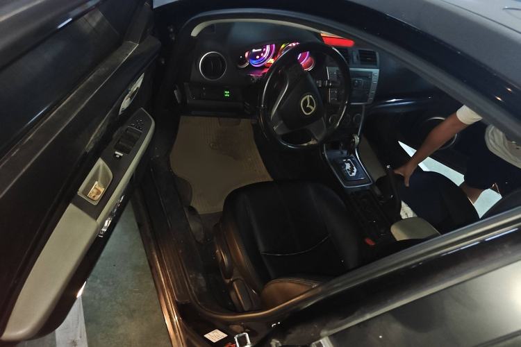 Used Mazda 6 2011 2.0L Automatic Elite Edition Interior 3