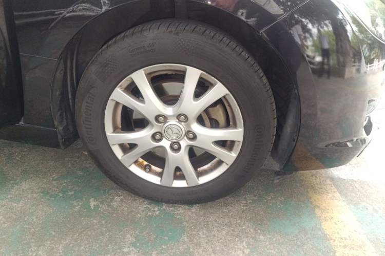 Used Mazda 6 2011 2.0L Automatic Elite Edition Right Front Wheel Hub