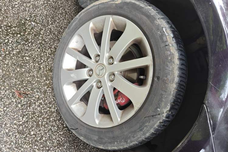 Used Mazda 6 2011 2.0L Automatic Fashion Edition Right Front Wheel Hub