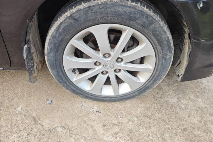 Used Mazda 6 2011 2.0L Automatic Fashion Edition Right Front Wheel Hub