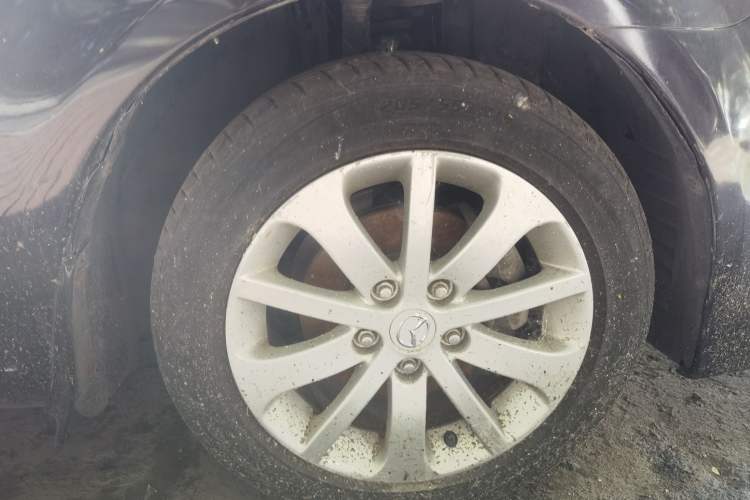 Used Mazda 6 2011 2.0L Automatic Fashion Edition Right Front Wheel Hub
