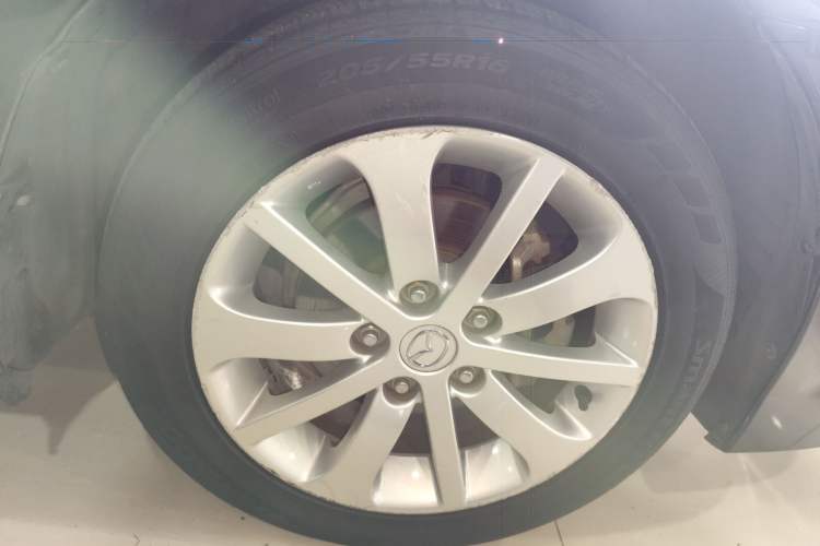 Used Mazda 6 2011 2.0L Automatic Fashion Edition Right Front Wheel Hub