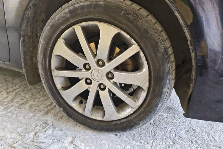 Used Mazda 6 2011 2.0L Automatic Fashion Edition Right Front Wheel Hub