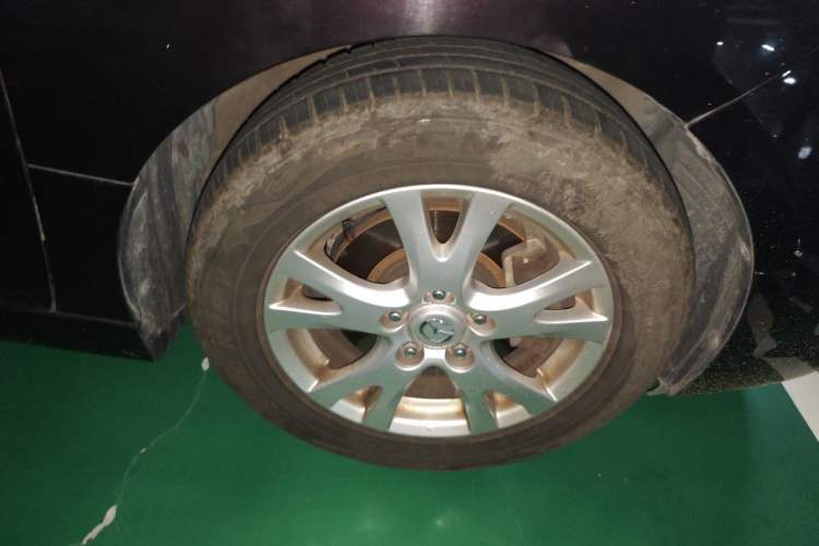 Used Mazda 6 2011 2.0L Automatic Elite Edition Right Front Wheel Hub