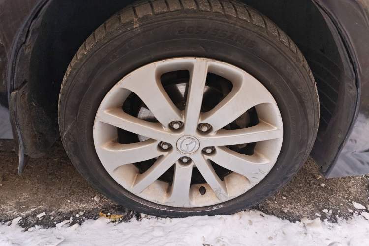 Used Mazda 6 2011 2.0L Automatic Fashion Edition Right Front Wheel Hub