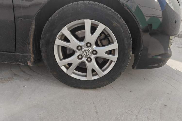 Used Mazda 6 2011 2.0L Automatic Elite Edition Right Front Wheel Hub