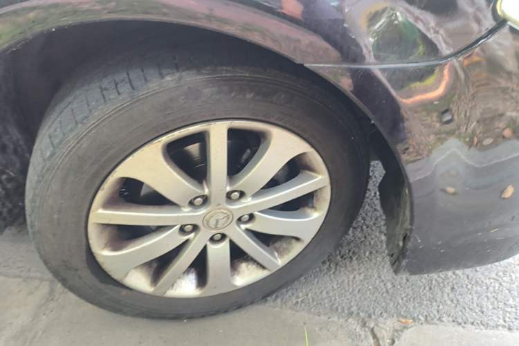 Used Mazda 6 2011 2.0L Automatic Fashion Edition Right Front Wheel Hub