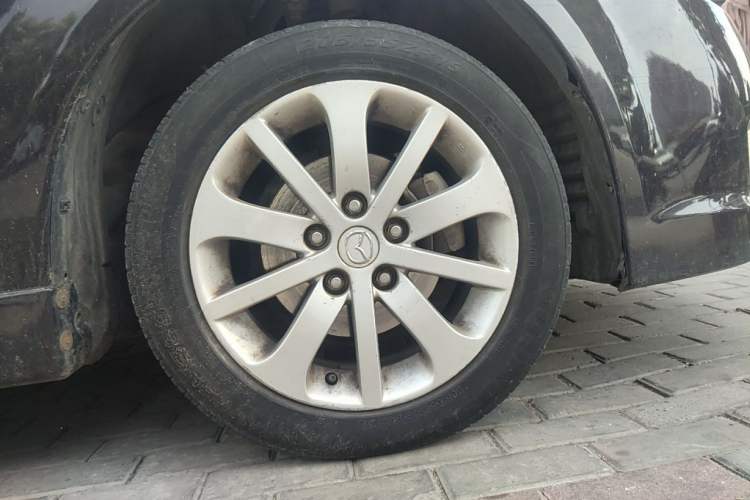 Used Mazda 6 2011 2.0L Automatic Fashion Edition Right Front Wheel Hub