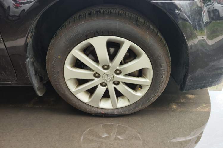 Used Mazda 6 2011 2.0L Automatic Luxury Version Right Front Wheel Hub