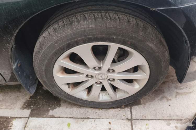 Used Mazda 6 2011 2.0L Automatic Fashion Edition Right Front Wheel Hub