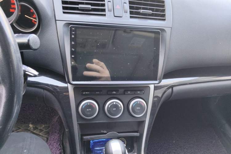 Used Mazda 6 2011 2.0L Automatic Elite Edition Audio And AC Panel