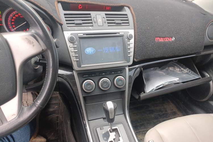 Used Mazda 6 2011 2.0L Automatic Elite Edition Audio And AC Panel