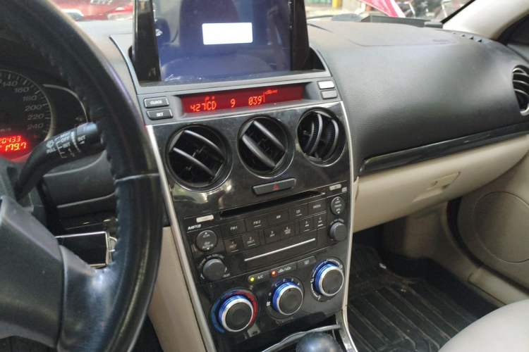 Used Mazda 6 2011 2.0L Automatic Luxury Version Audio And AC Panel