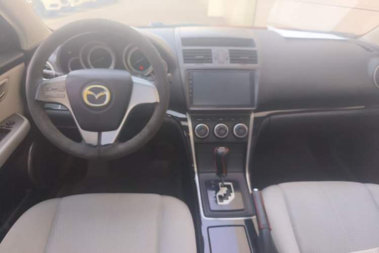 Used Mazda 6 2011 2.0L Automatic Elite Edition Center Console
