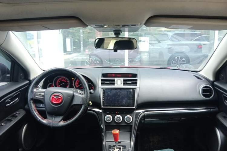 Used Mazda 6 2011 2.0L Automatic Elite Edition Center Console
