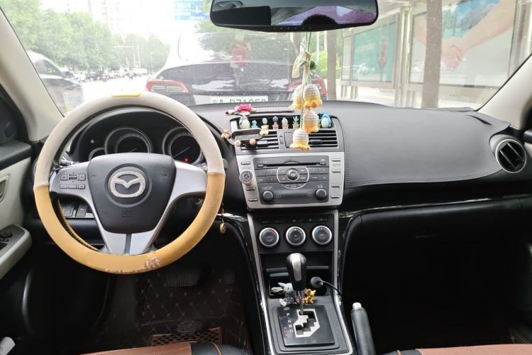 Used Mazda 6 2011 2.0L Automatic Elite Edition Center Console