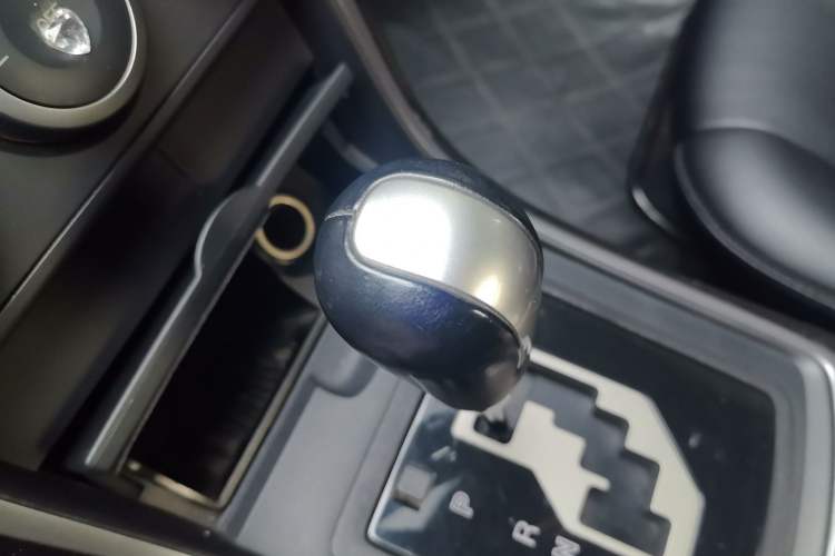 Used Mazda 6 2011 2.0L Automatic Elite Edition Gear Lever