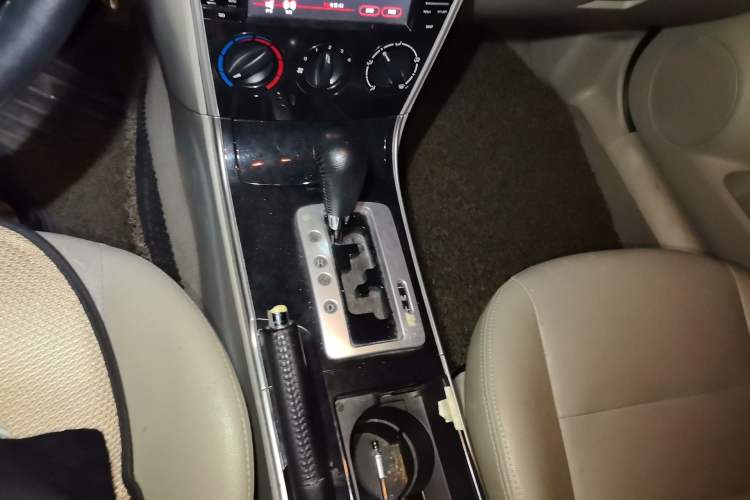 Used Mazda 6 2011 2.0L Automatic Fashion Edition Gear Lever